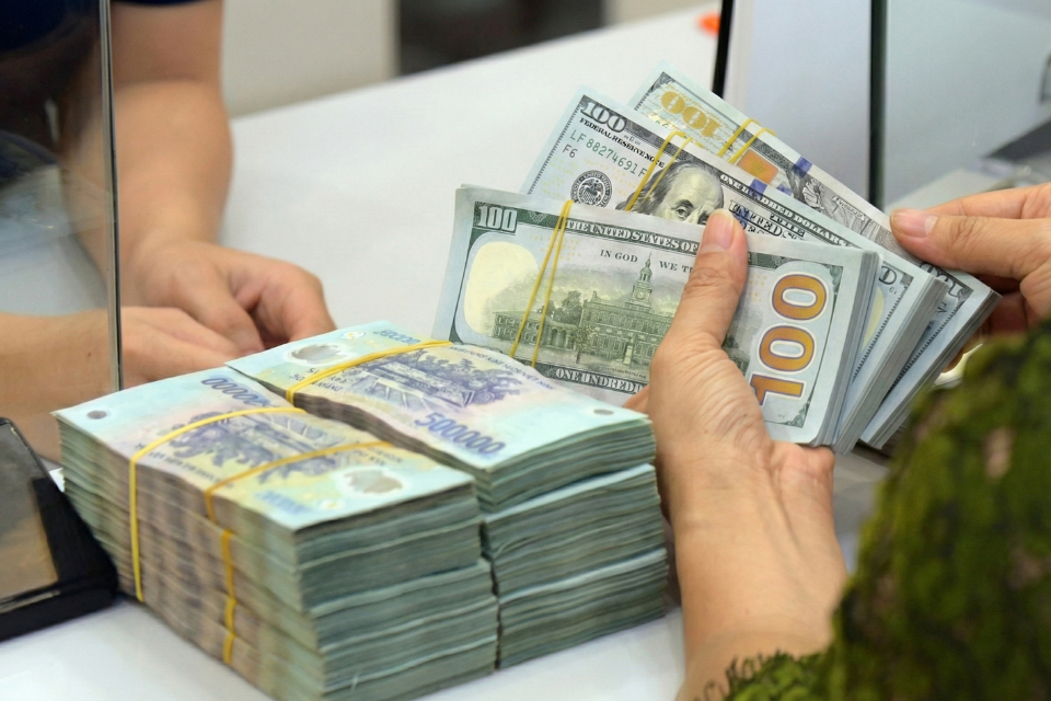 Tăng mức phạt khi đổi tiền sai quy định tại Việt Nam