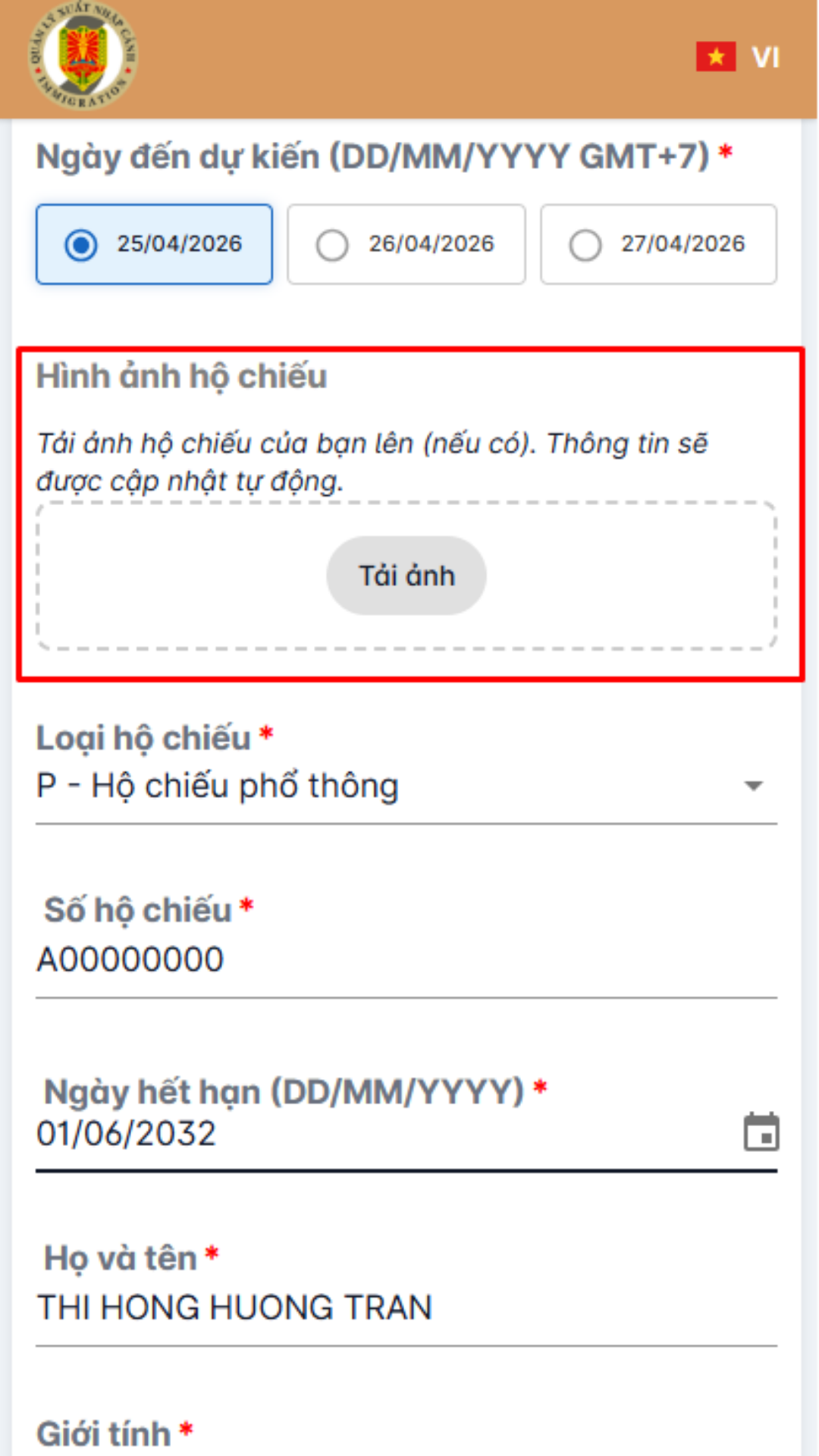 Nhập đầy đủ thông tin cá nhân theo passport nhập cảnh hoặc tải ảnh chụp trang thông tin passport